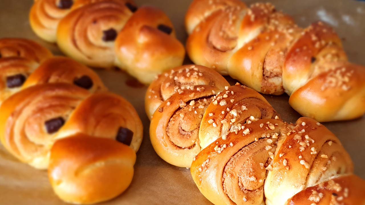 Shaping Perfect Bread Rolls at Home